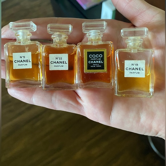 Chanel fragrance wardrobe 4 mini perfumes. Rare/HTF 3.5ml each - Picture 1 of 4